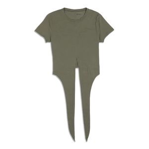 Cute Lululemon top with front tie detail